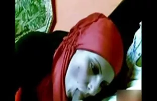 فيديو مجاني فتاة عربية تمتص الديك مع الحجاب الأحمر
