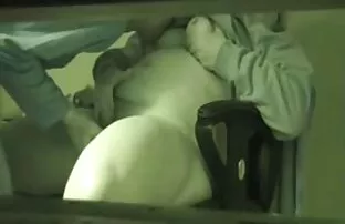 فيديو مجاني كاميرا خفية لا أبي اشتعلت لها سخيف خطوة أمي على الطاولة.