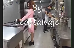 فيديو مجاني حالة طوارئ !! هل من أحد بالخارج يمكنه مساعدتنا؟