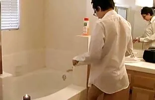 فيديو مجاني شعر جدا فتاة هندية الحلمه تلعب في حوض الاستحمام.