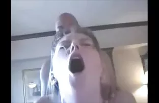 فيديو مجاني تحصل الزوجة على أربع