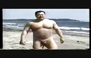 فيديو مجاني اليابانية الدب عارية الجنس فيديو فيلم على الشاطئ