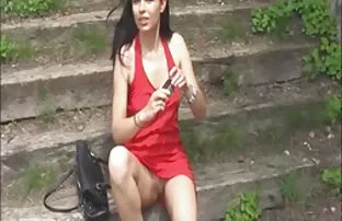 فيديو مجاني فستان أحمر مبهرج أسطوري طبيعي