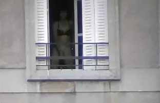 فيديو مجاني جعل الزوجة تظهر نفسها