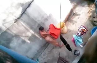 فيديو مجاني الأم البنغالية الاستحمام