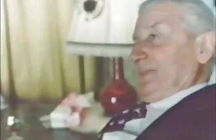 فيديو مجاني الرجل العجوز في الدعوى. جين ويلروي تحصل على وظيفة ضربة.