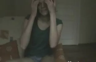 فيديو مجاني صُدمت ماشا عندما رأت أنني أخرجت الكاميرا