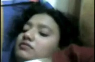 فيديو مجاني بهابهي الحصول على حلمته الجميلة امتص من قبل رجلها