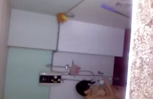 فيديو مجاني خذ حمام أختي