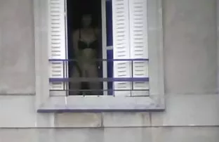 فيديو مجاني جعل الزوجة تظهر نفسها