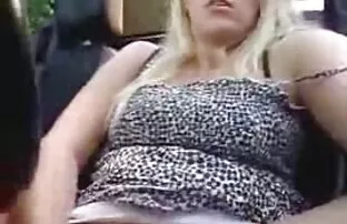فيديو مجاني 2 von 4 josen im auto