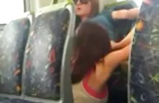 فيديو مجاني اشتعلت 2 الفتيات أكل كس في الحافلة