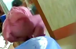 فيديو مجاني خادمة المتلصص