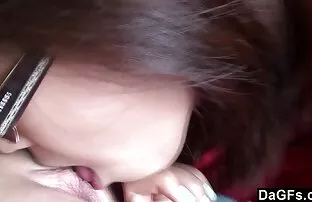 فيديو مجاني لطيف الآسيوية في سن المراهقة يذهب أسفل على صديقتها