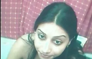 فيديو مجاني ربة منزل هندية تظهر في الليل