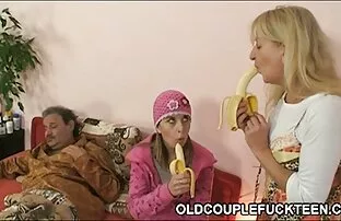 فيديو مجاني زوجين من العمر سخيف وقحة السكك الحديدية
