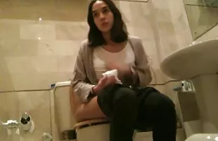فيديو مجاني خفية مرحاض ضيف الكاميرا