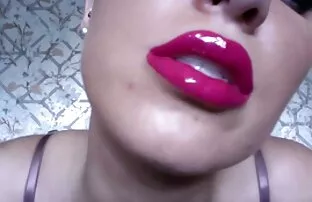 فيديو مجاني احمر الشفاه جوي