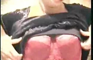 فيديو مجاني هواة ناضجة يستمني بوسها الرطب على السرير