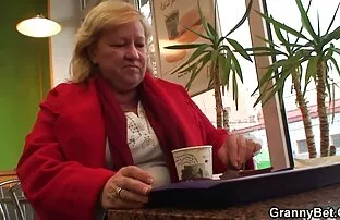فيديو مجاني وقصفت الديك الجدة الجائعة