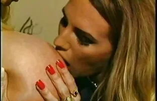 فيديو مجاني مثليات ناضجة الحلمه كبيرة
