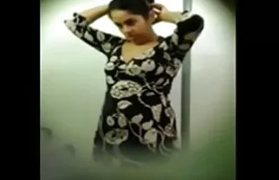 فيديو مجاني Desi هندي bhabhi ضبط بواسطة devar من خلال keyhole