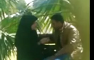 فيديو مجاني بالغ ، عربي ، يمارس الجنس علنا