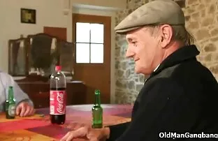 فيديو مجاني مثير الهندية فيلم روائي مزدوج اللعنة على طاولة