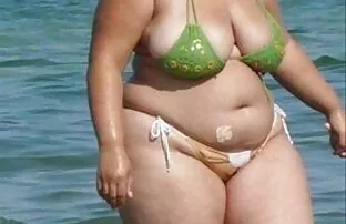 فيديو مجاني BBW بيكيني صريح الحمار شاطئ غنيمة المتلصص تجسس بعقب