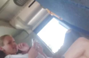 فيديو مجاني امض كلاريون لمدة 2 من المراهقين الساخنة في الحافلة 2